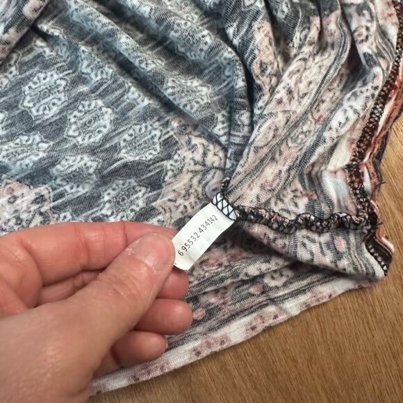 Bobbie Brooks Plus 1X Boho Print Top Sheer Crochet Yoke Short Sleeve - Picture 5 of 5